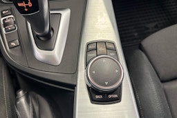 valkoinen BMW 320 2015 kuva 21.
