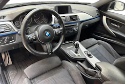 valkoinen BMW 320 2015 kuva 8.