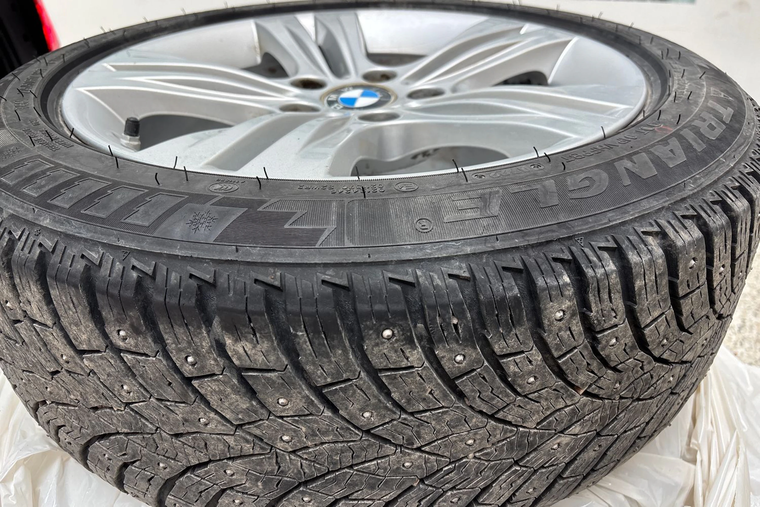 valkoinen BMW 320 2015 kuva 15.