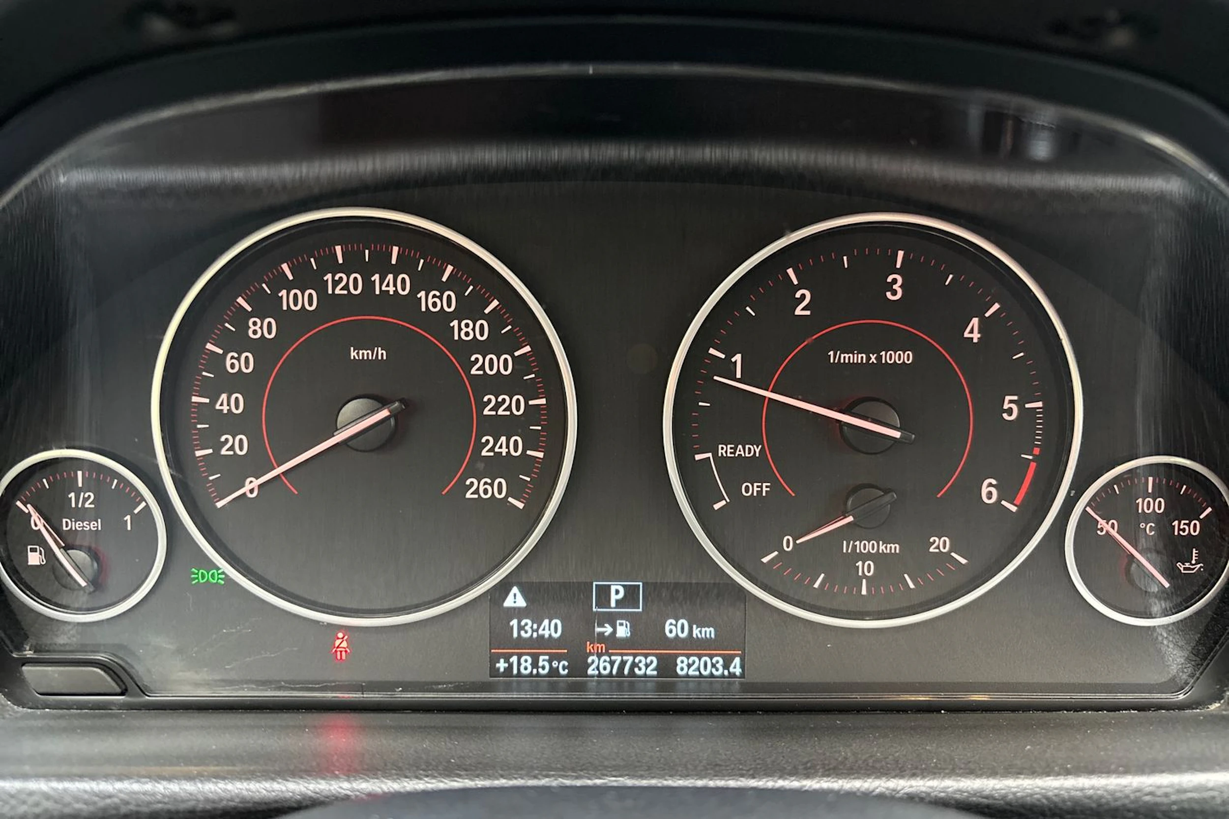 valkoinen BMW 320 2015 kuva 21.