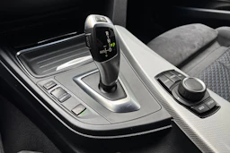 valkoinen BMW 320 2015 kuva 24.