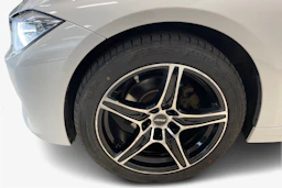 Valkoinen BMW 320 2015 kuva 9.