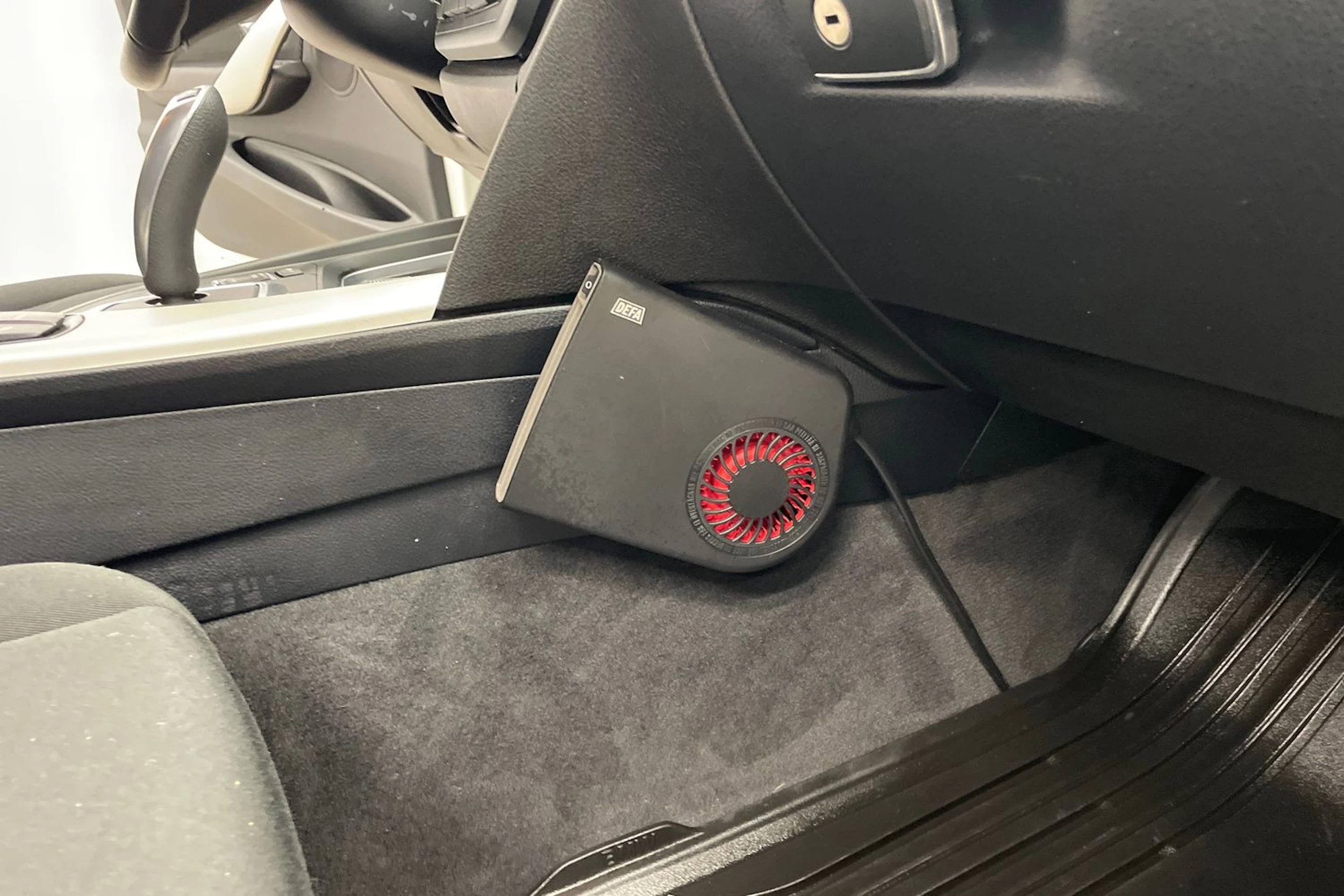 Valkoinen BMW 320 2015 kuva 23.
