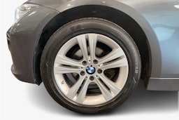 Harmaa BMW 320 2015 kuva 11.