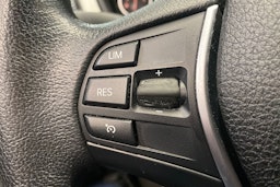 Harmaa BMW 320 2015 kuva 16.