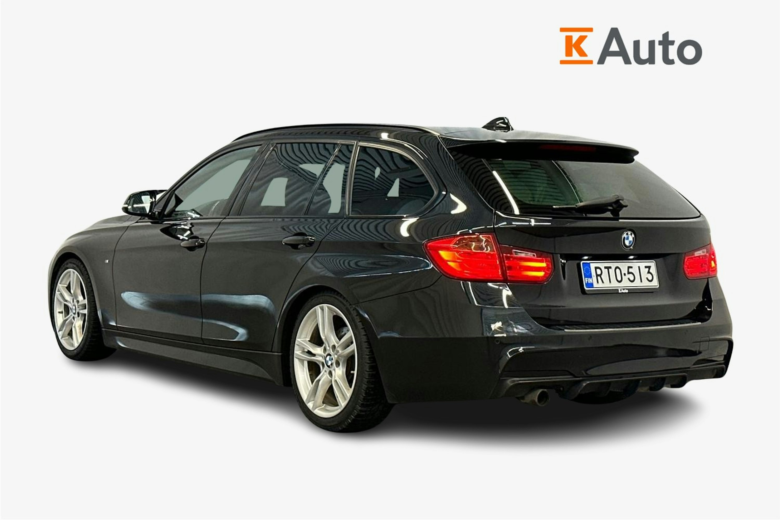 musta BMW 320 2015 kuva 2.