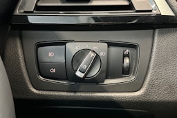 musta BMW 320 2015 kuva 15.