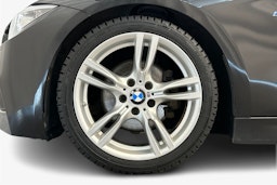 musta BMW 320 2015 kuva 24.