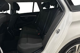 valkoinen BMW 320 2016 kuva 10.