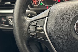 valkoinen BMW 320 2016 kuva 18.