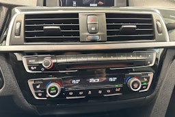 valkoinen BMW 320 2016 kuva 23.