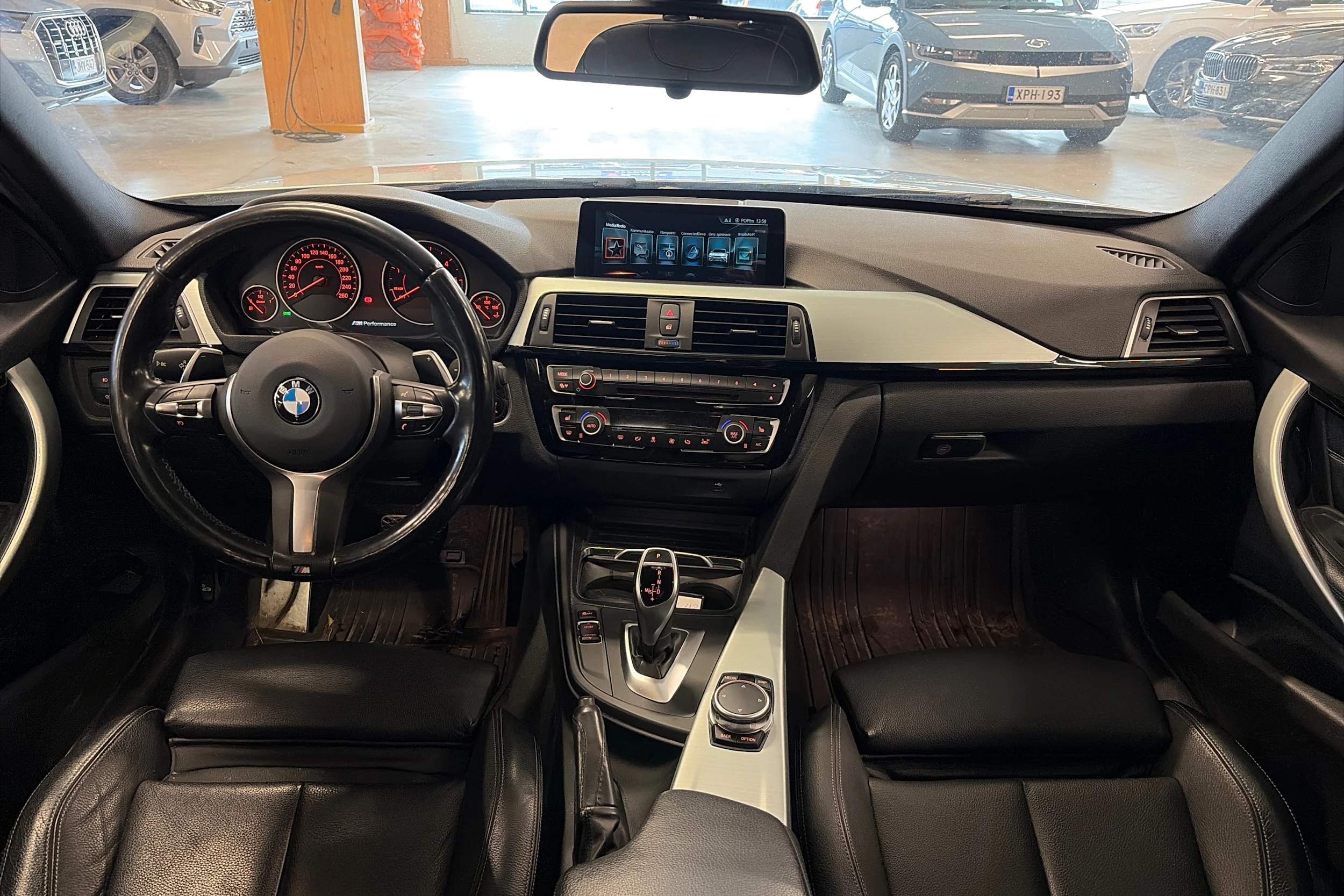 hopea BMW 320 2016 kuva 6.