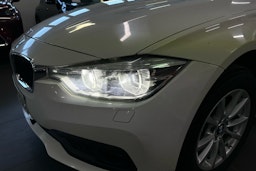 valkoinen BMW 320 2016 kuva 15.