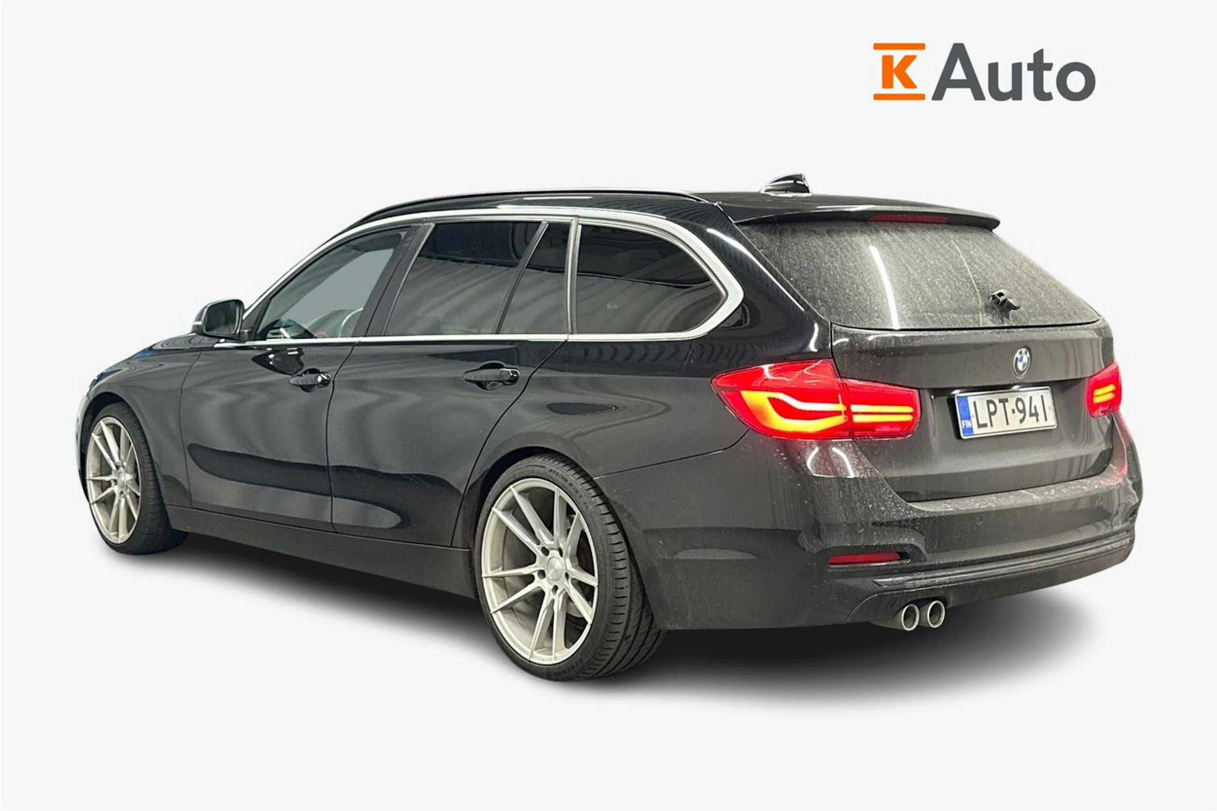 musta BMW 320 2016 kuva 2.