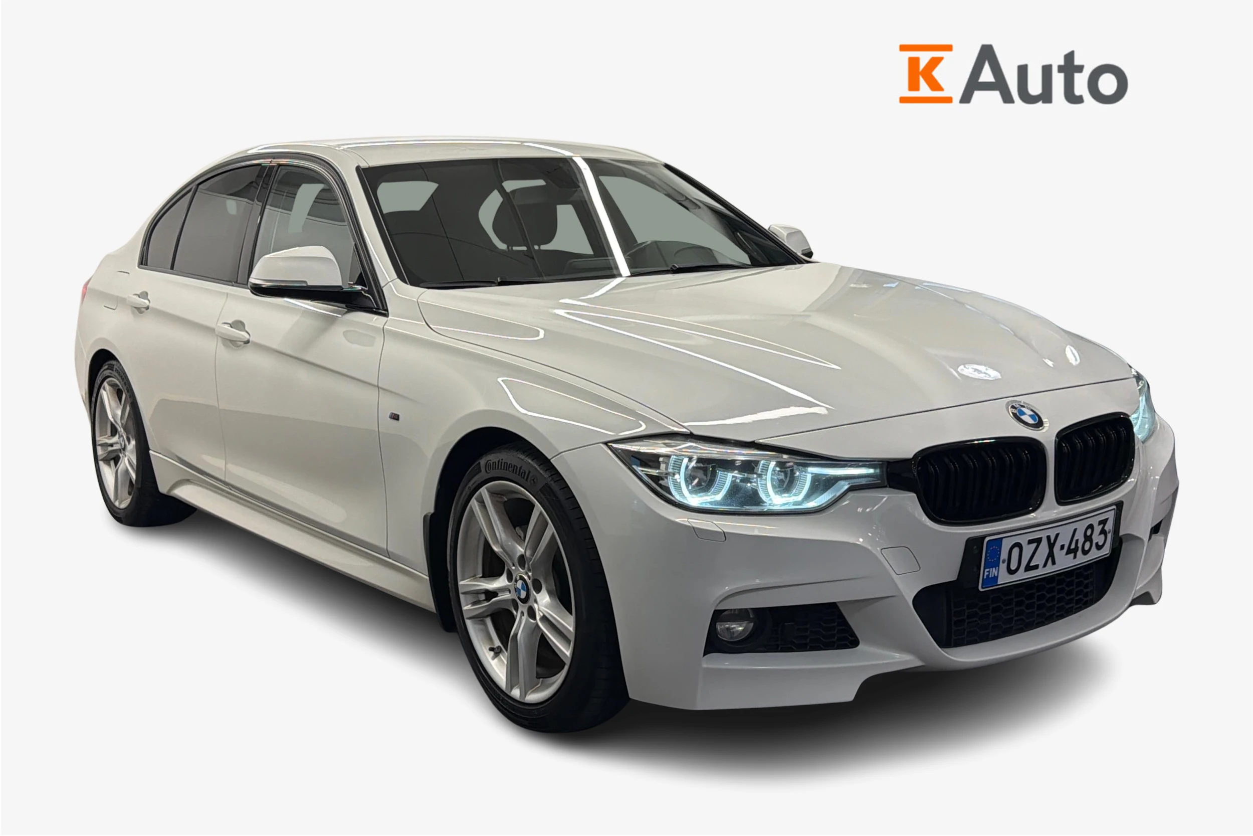 Valkoinen BMW 320 2016 kuva 1.