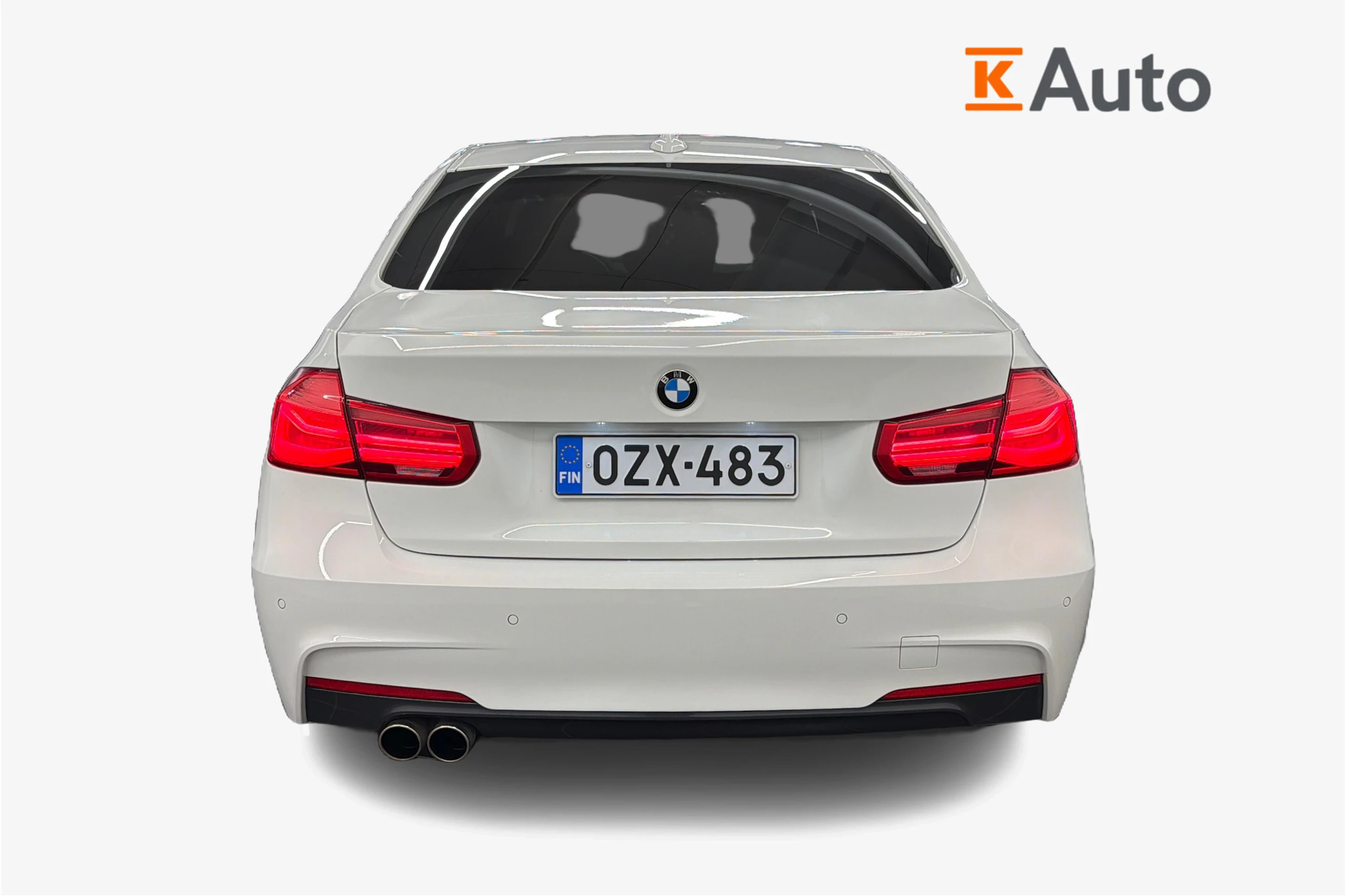 Valkoinen BMW 320 2016 kuva 3.