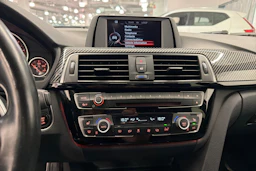 Valkoinen BMW 320 2016 kuva 13.