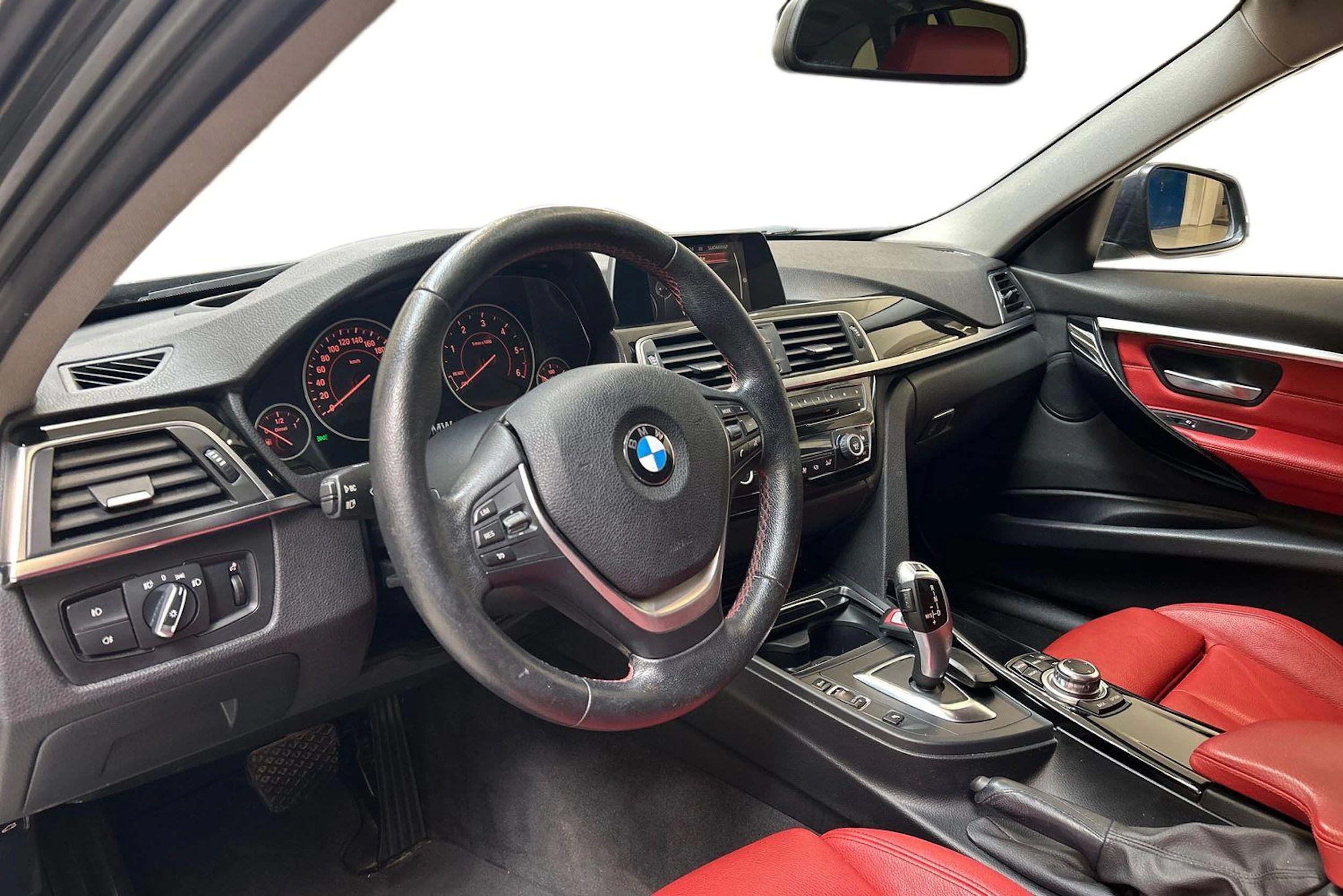 harmaa BMW 320 2016 kuva 9.