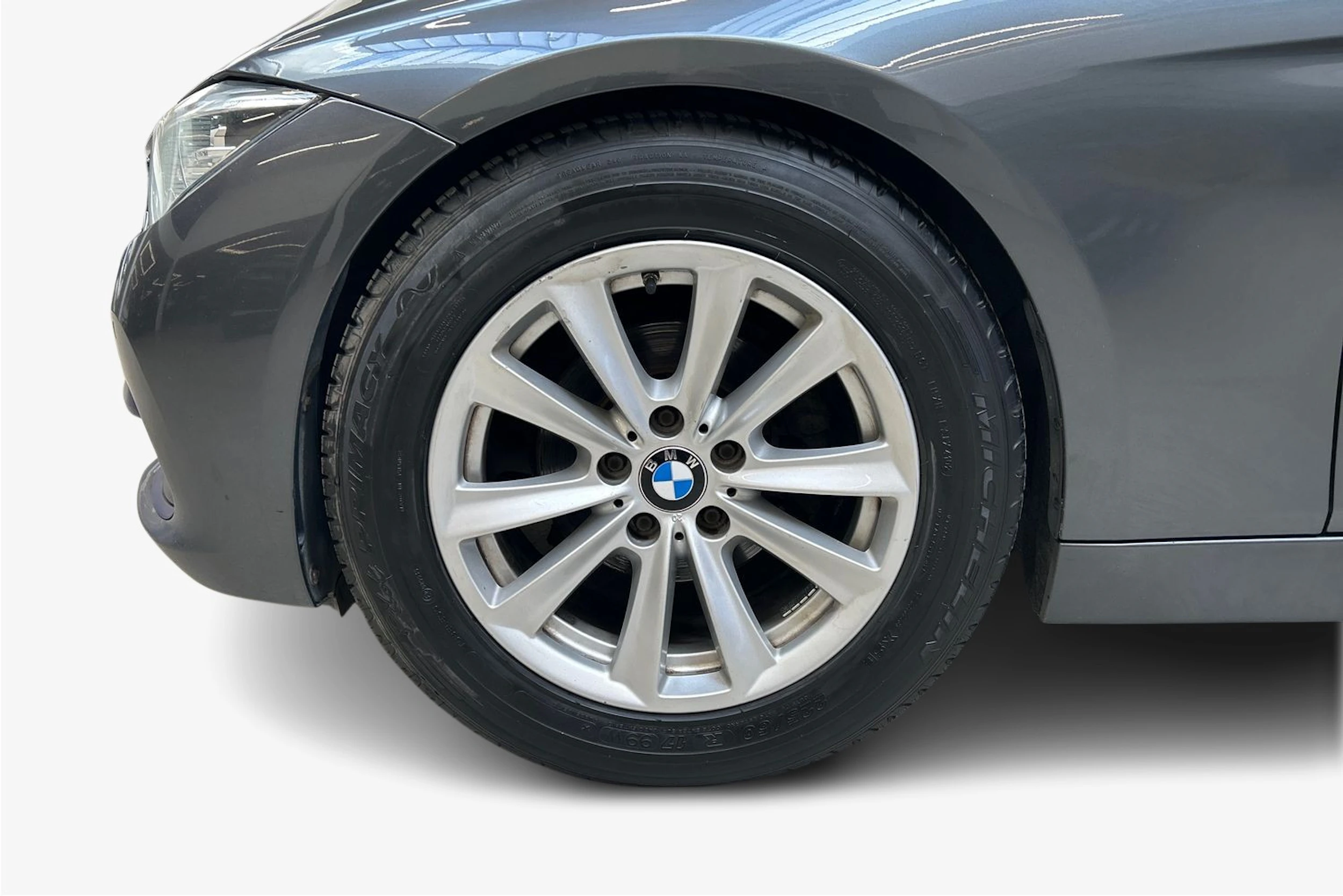 harmaa BMW 320 2016 kuva 12.