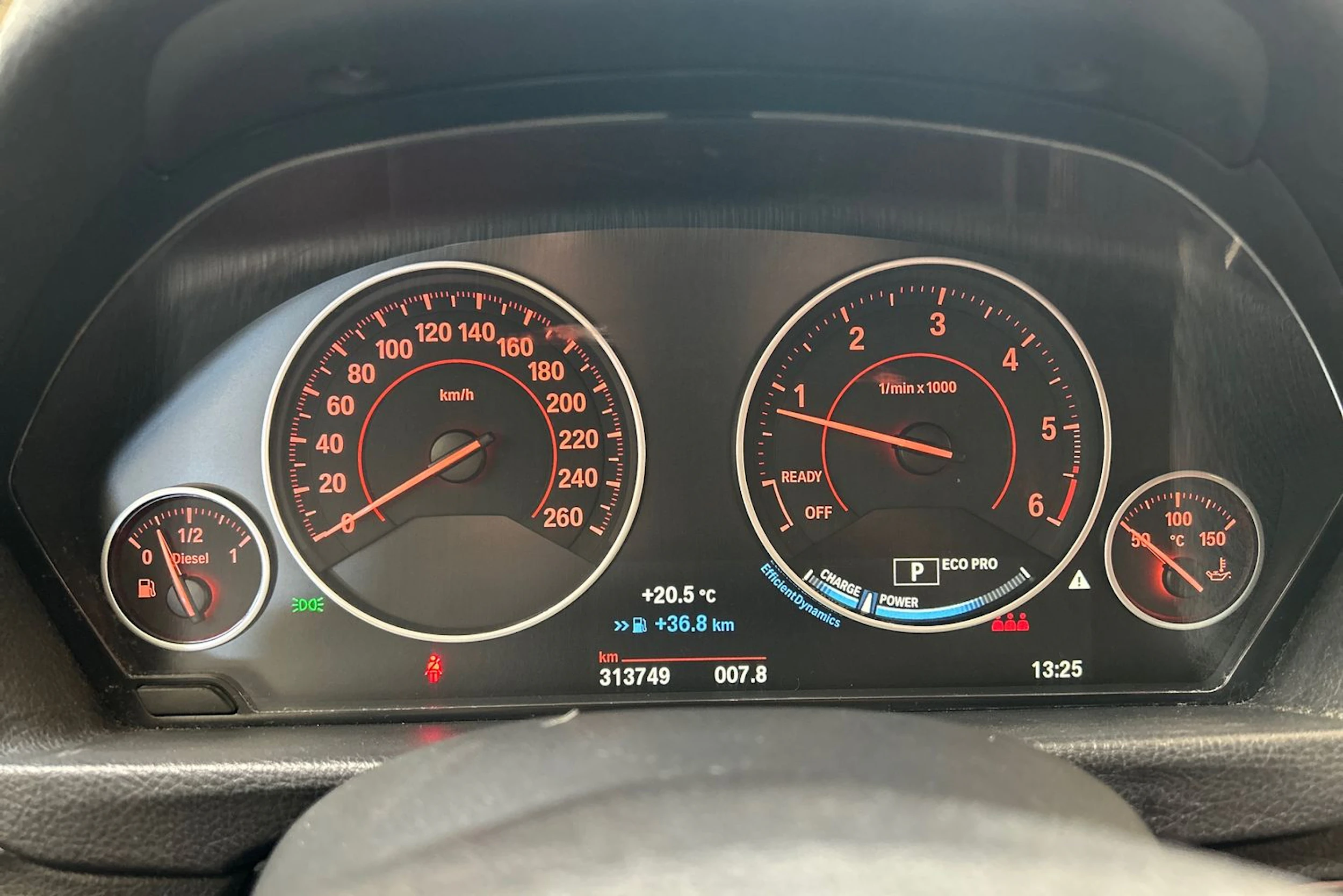 harmaa BMW 320 2016 kuva 15.