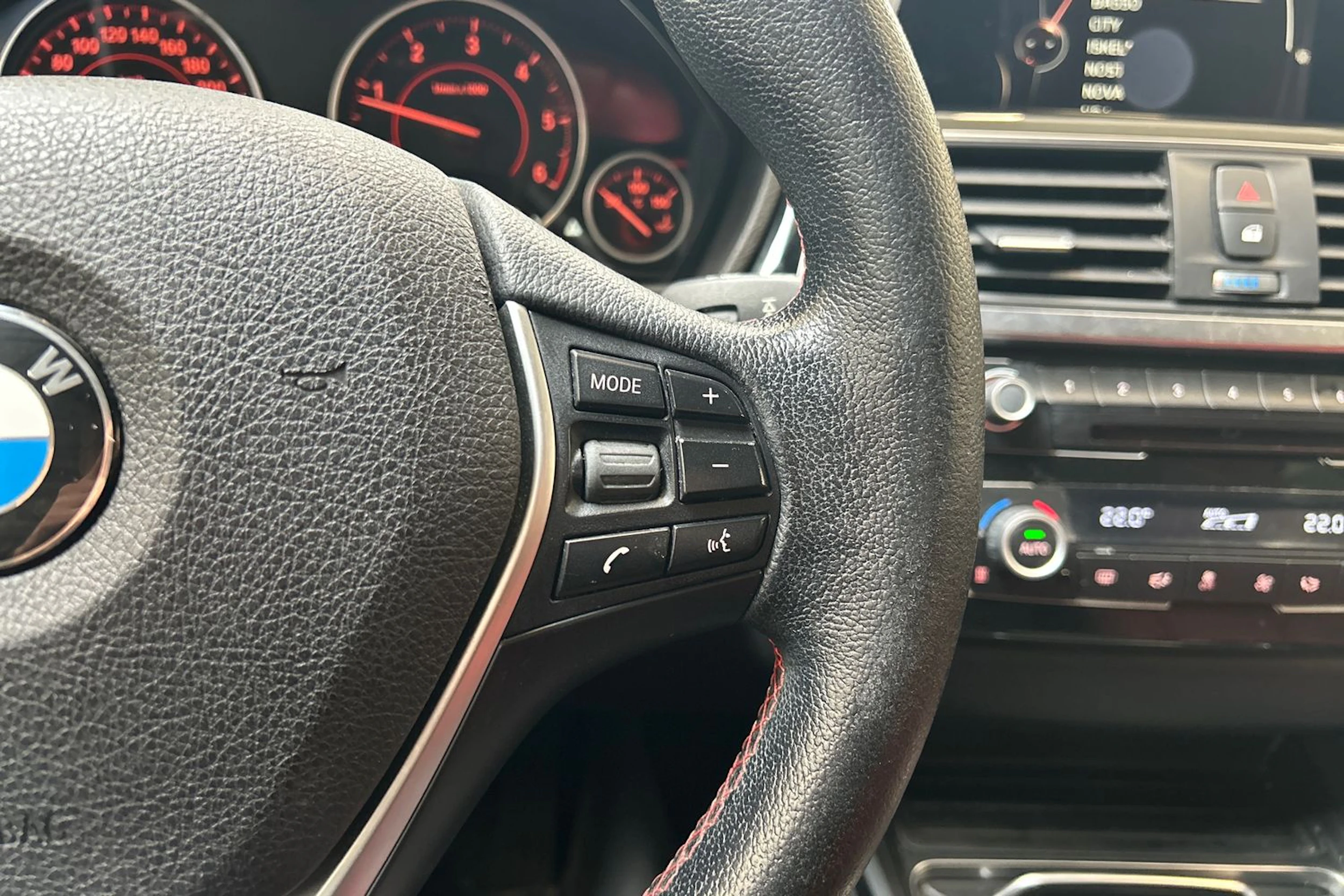 harmaa BMW 320 2016 kuva 17.