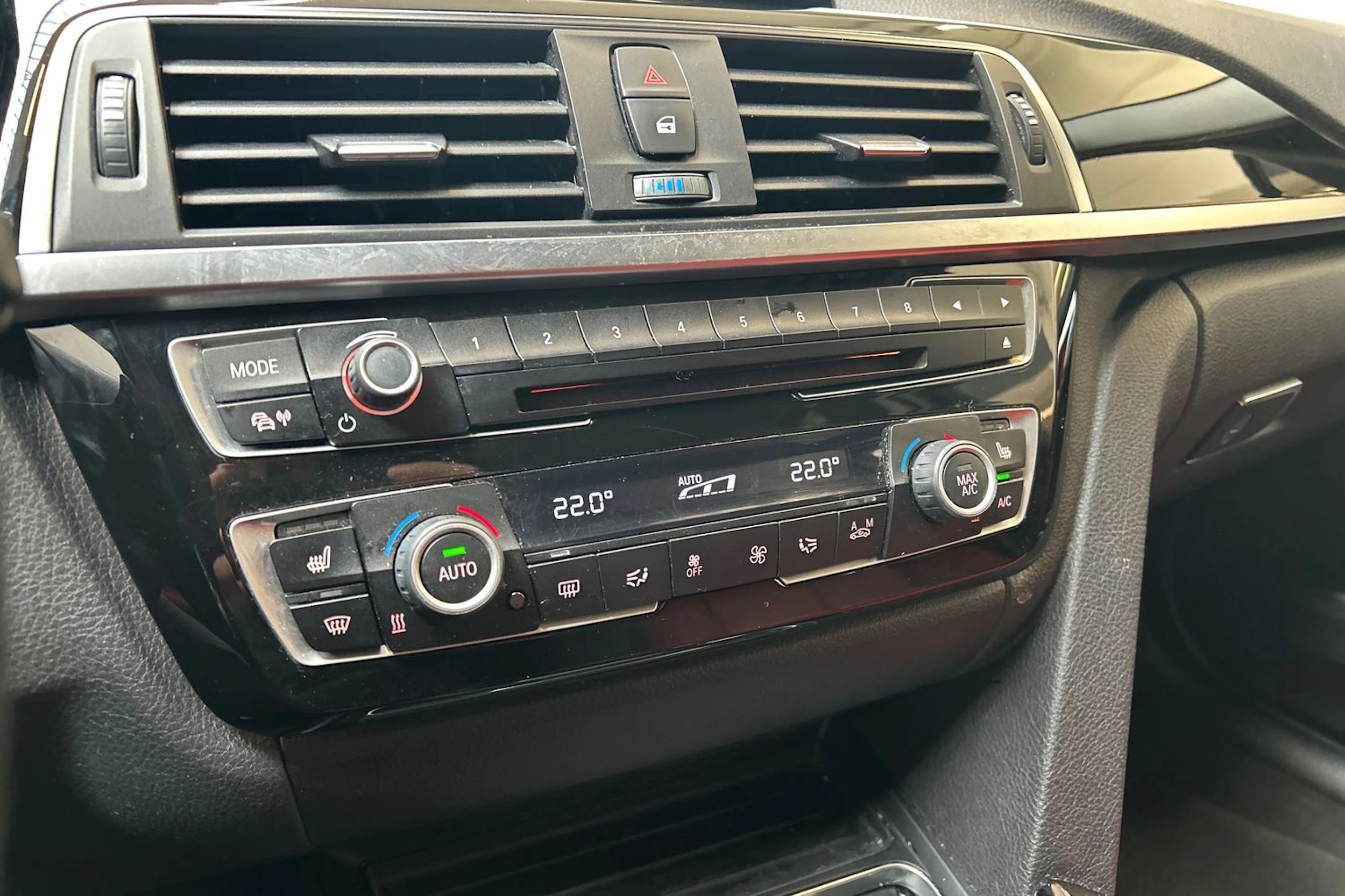 harmaa BMW 320 2016 kuva 19.