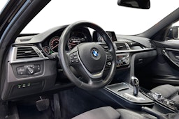 musta BMW 320 2017 kuva 7.