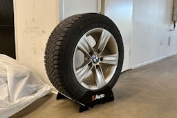 musta BMW 320 2017 kuva 13.
