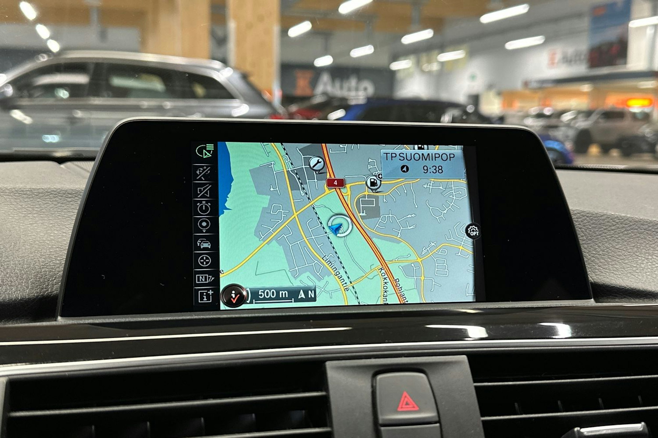 musta BMW 320 2017 kuva 20.
