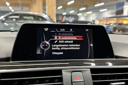 musta BMW 320 2017 kuva 21.