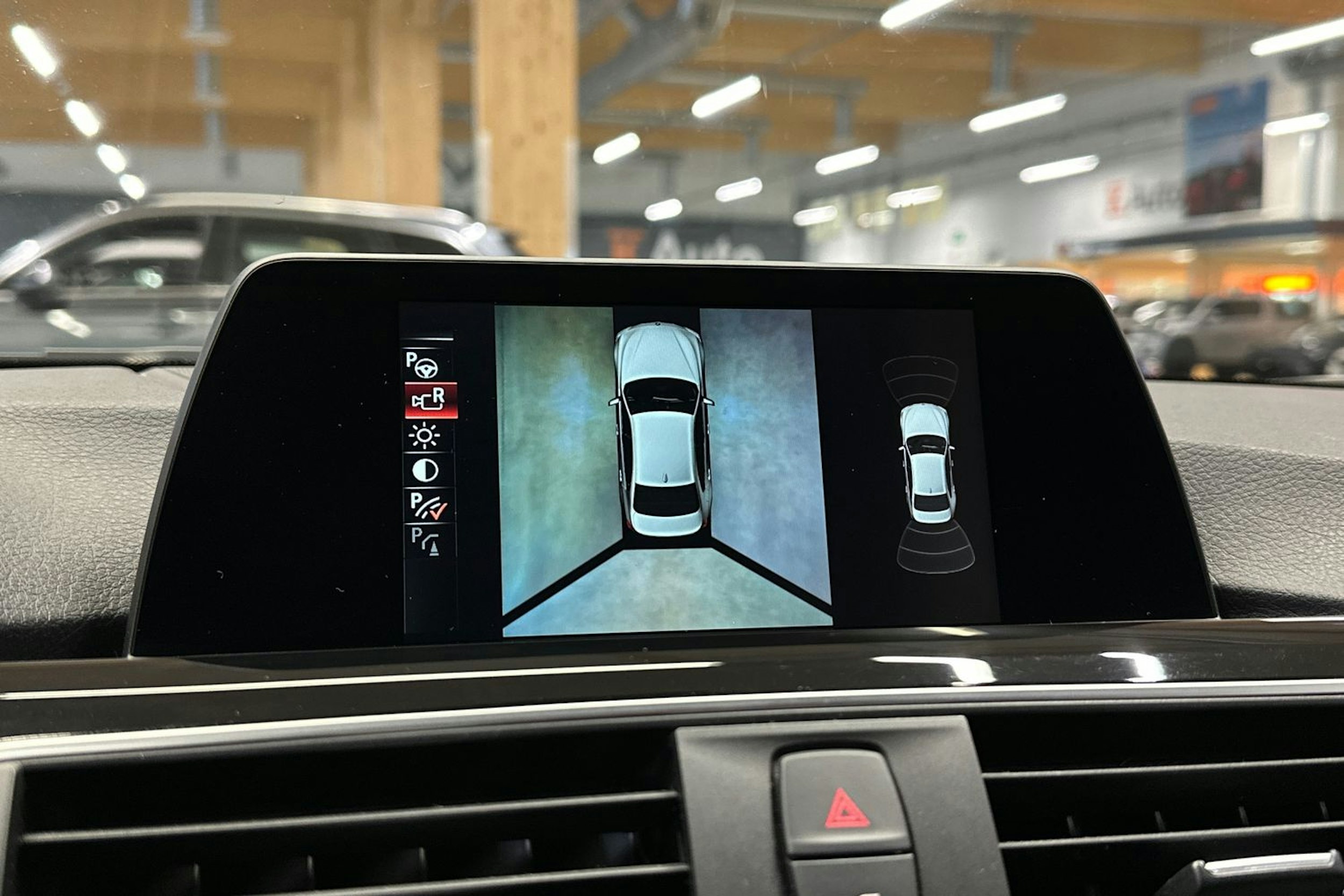 musta BMW 320 2017 kuva 23.