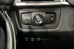 musta BMW 320 2017 kuva 31.