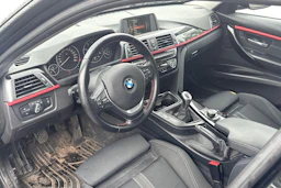 musta BMW 320 2016 kuva 3.