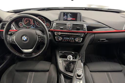 musta BMW 320 2016 kuva 7.