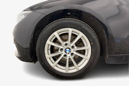 musta BMW 320 2016 kuva 9.