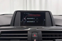 musta BMW 320 2016 kuva 21.