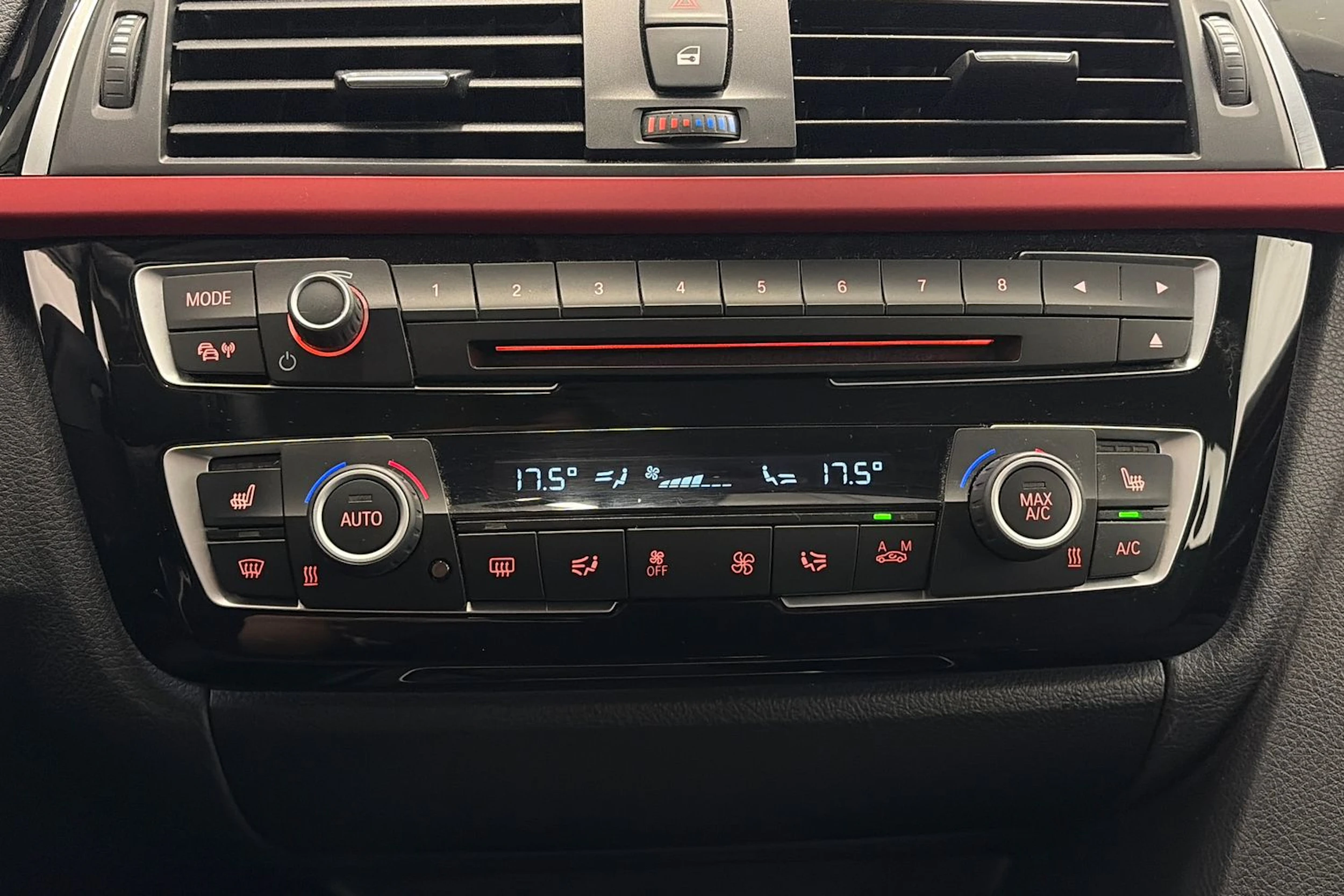 musta BMW 320 2016 kuva 23.