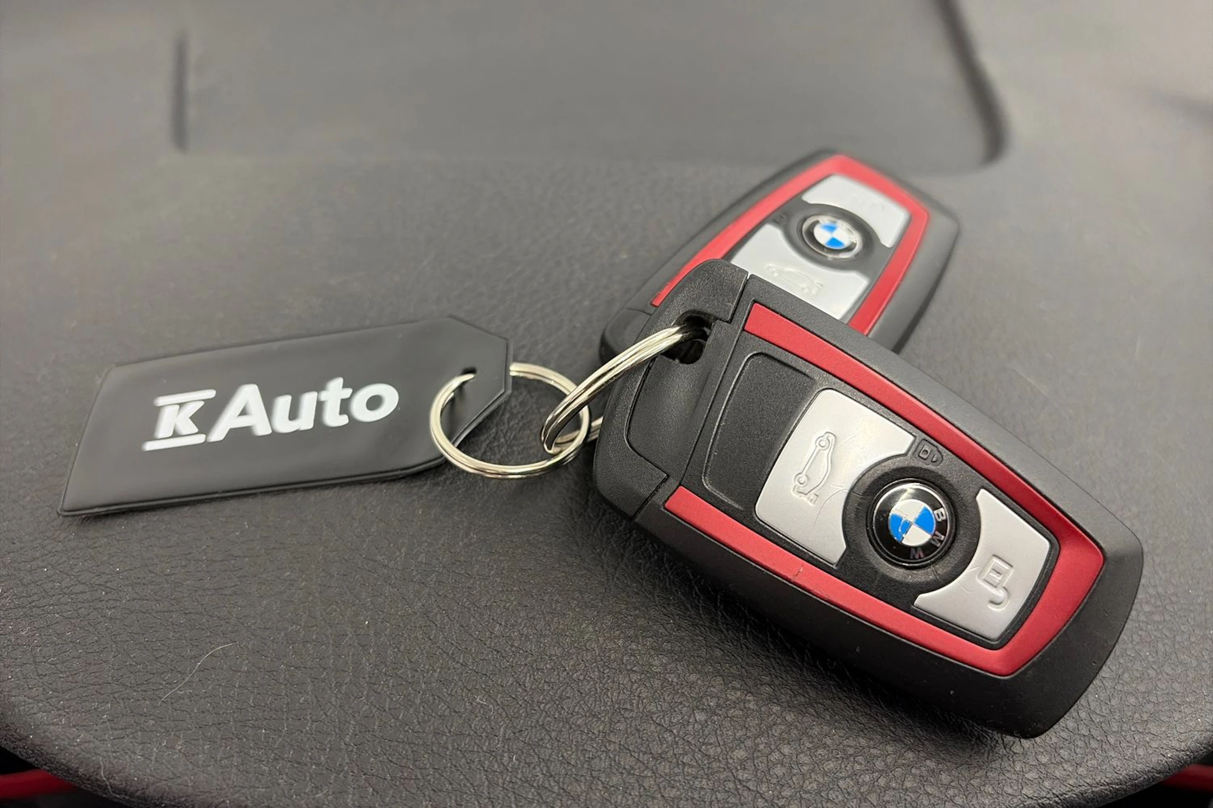 musta BMW 320 2016 kuva 30.