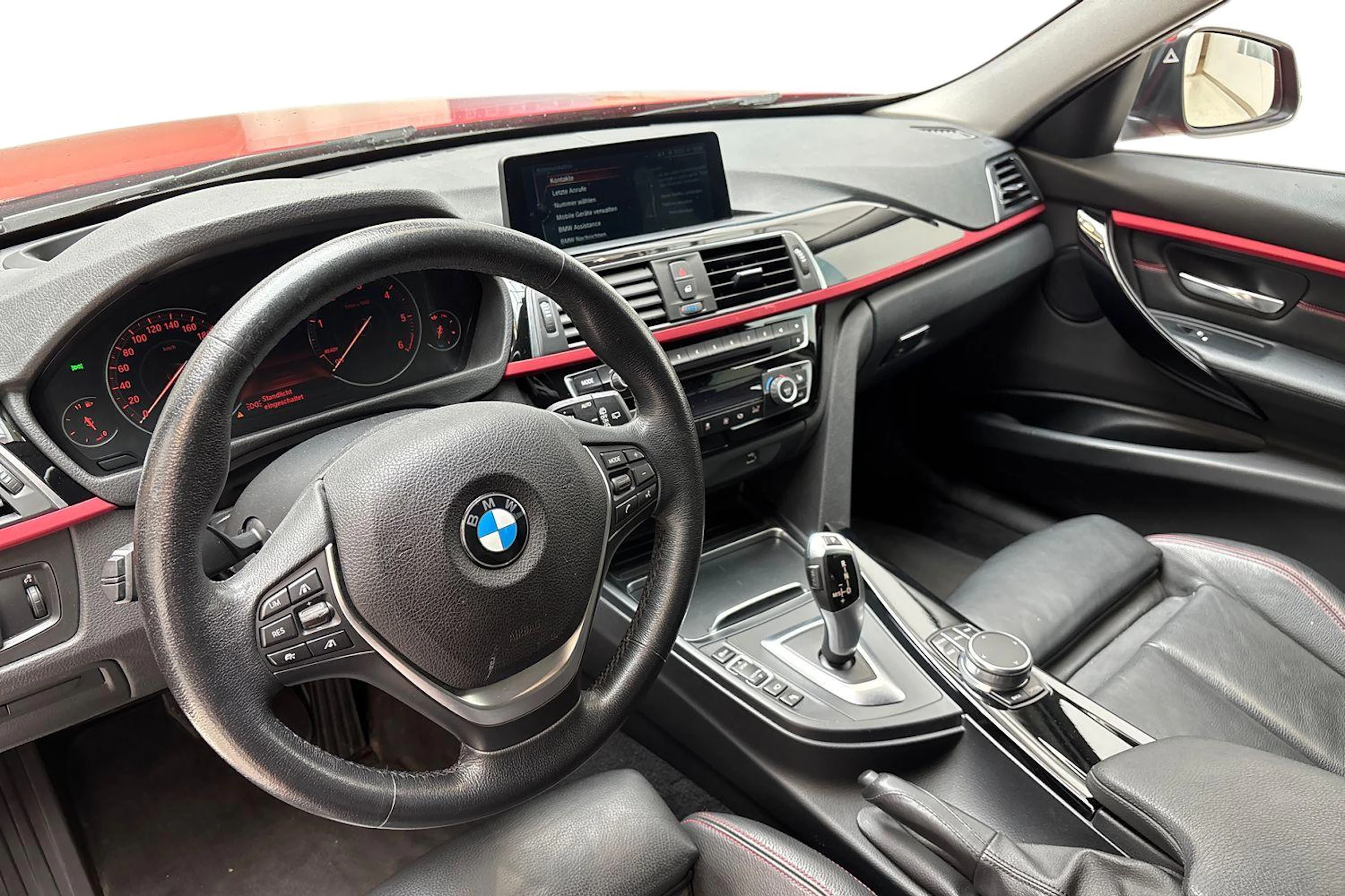 punainen BMW 320 2017 kuva 6.