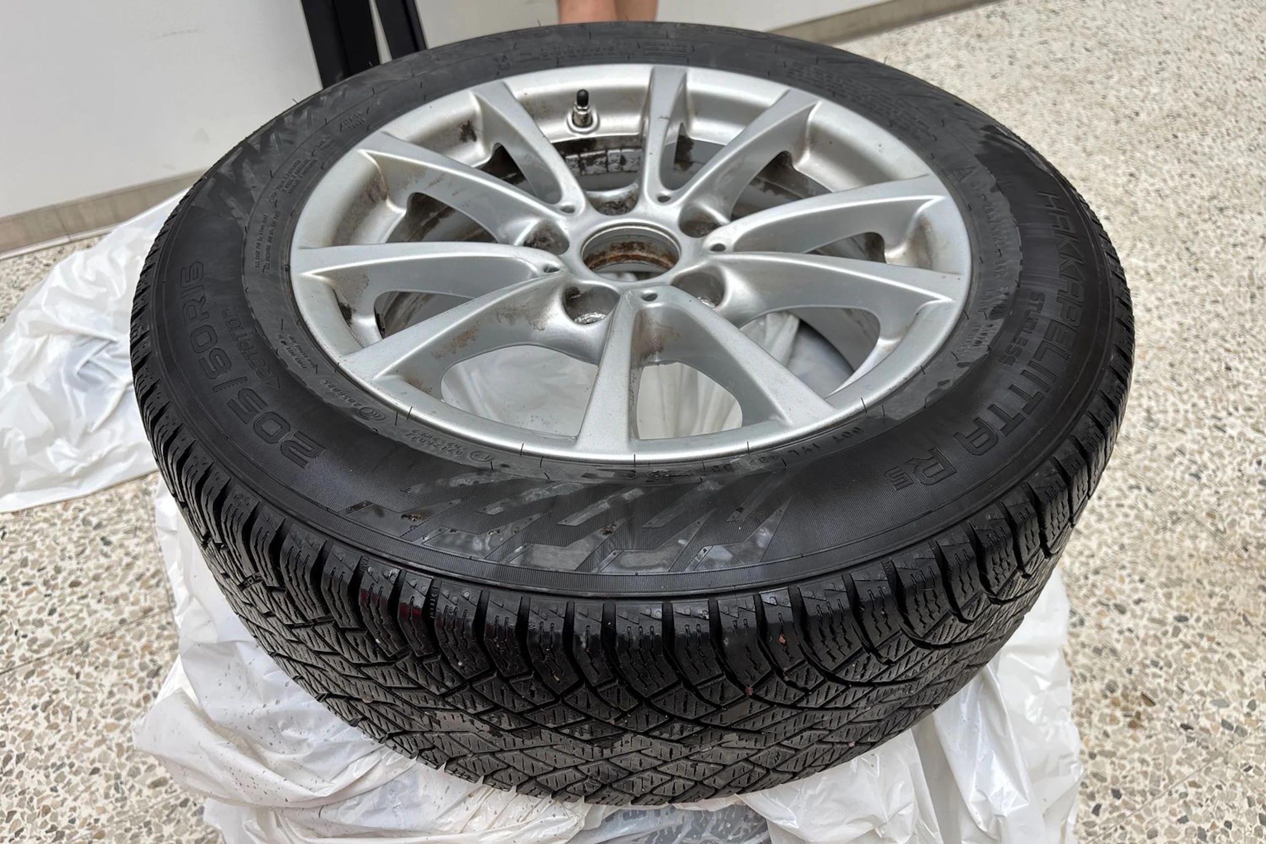 punainen BMW 320 2017 kuva 11.