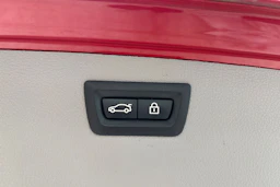 punainen BMW 320 2017 kuva 13.