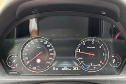 punainen BMW 320 2017 kuva 20.