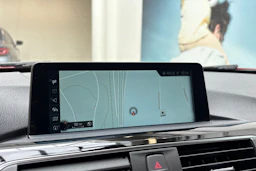 punainen BMW 320 2017 kuva 24.