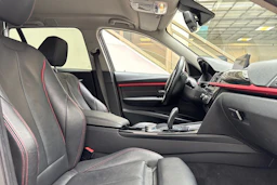 punainen BMW 320 2017 kuva 25.