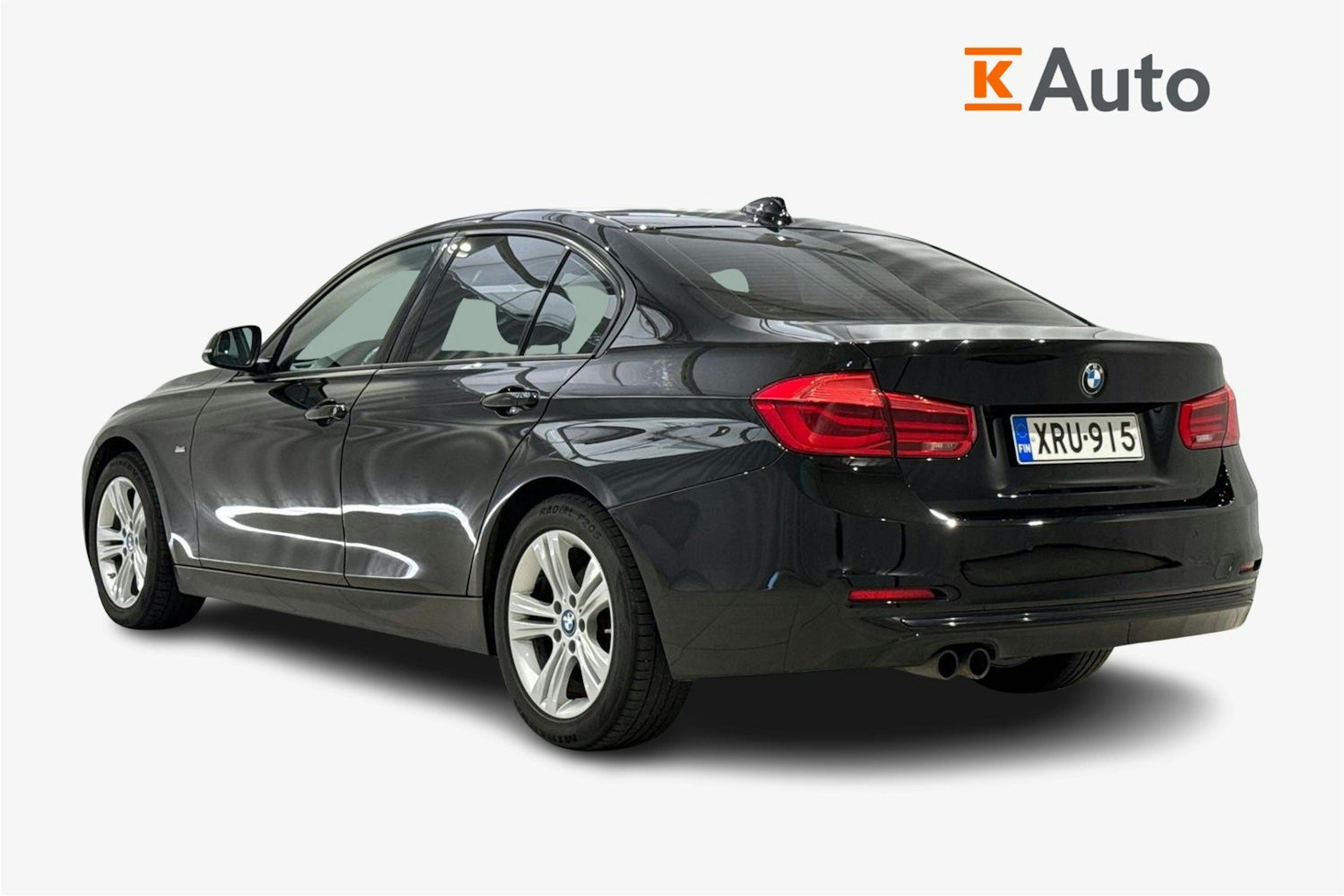 musta BMW 320 2017 kuva 2.