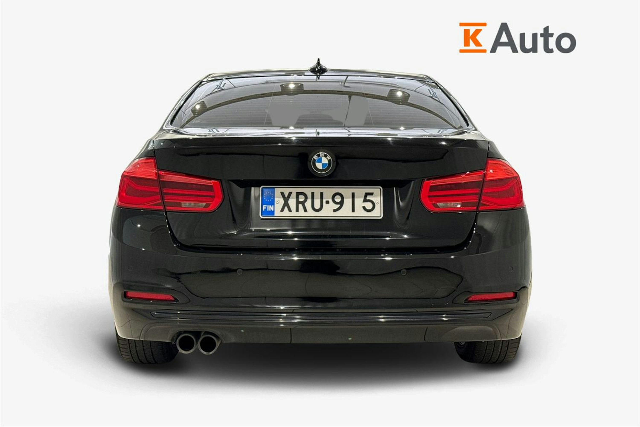 musta BMW 320 2017 kuva 3.