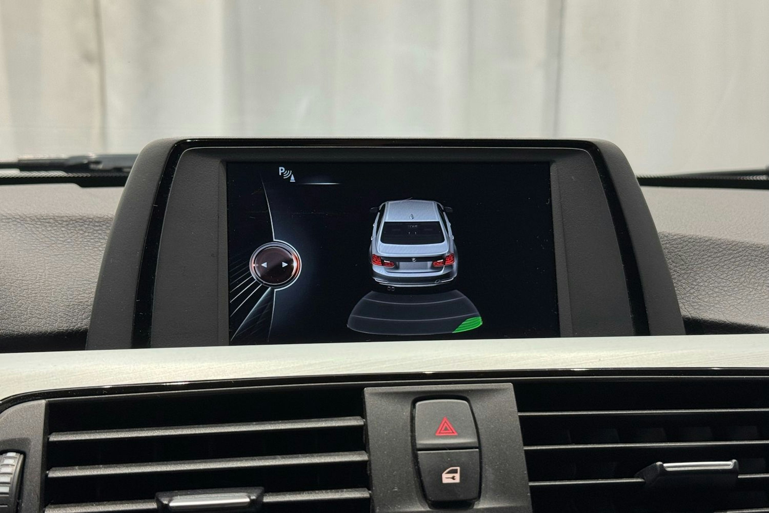 musta BMW 320 2017 kuva 19.