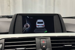 musta BMW 320 2017 kuva 19.