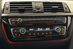 musta BMW 320 2017 kuva 21.