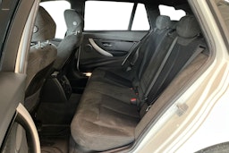 valkoinen BMW 320 2017 kuva 10.